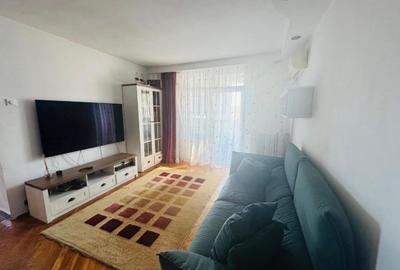 Apartament cu 3 camere decomandat, mobilat în Titan