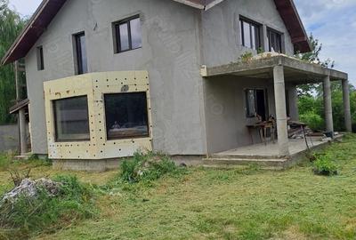 Casă cu 6 camere în Clinceni - 1