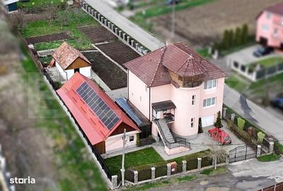 Casă cu 4 camere cu Teren 1000 Mp în Central