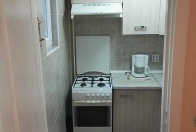 Apartament cu 2 camere semidecomandat în P-ța Doina