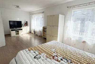 Casă cu 4 camere cu Teren 319 Mp în Cetate