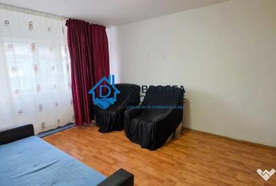 Apartament cu 2 camere decomandat în Păcii