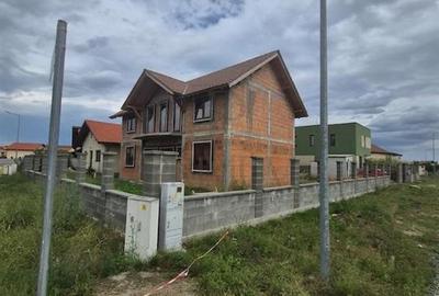 Casă individuală cu 5 camere cu Teren 500 Mp în Calea Urseni
