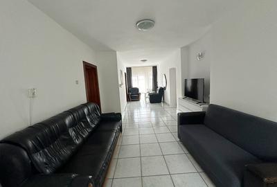 Casă cu 3 camere în Central