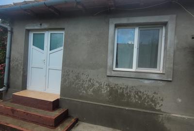 Casă cu 3 camere în Stâlpu