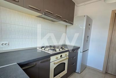 Apartament cu 3 camere decomandat, mobilat în Tractorul - 9