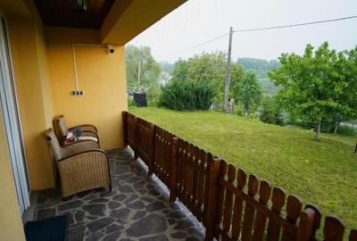 Casă cu 4 camere în Aghireș