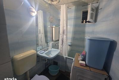 Apartament cu 2 camere decomandat în Tractorul - 8