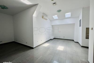 Casă cu 4 camere în Băneasa