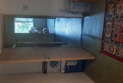 Apartament cu 3 camere semidecomandat în Titan - 2