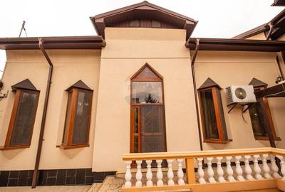 Casă individuală cu 6 camere cu Piscina în Central - 4