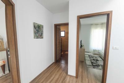 Casă cu 4 camere în Moșnița Veche