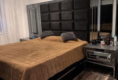 Apartament cu 3 camere semidecomandat în Sebastian
