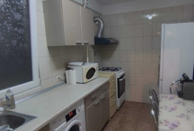 Apartament cu 2 camere decomandat în Eroii Revoluției - 1