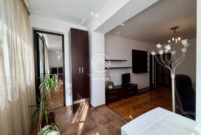 Apartament cu 3 camere în Plopilor
