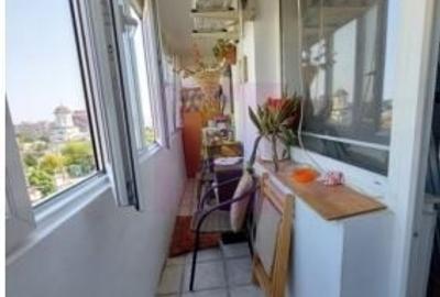 Apartament cu 3 camere semidecomandat în Sebastian