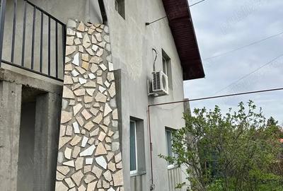 Casă cu 5 camere în Dumbrăveni