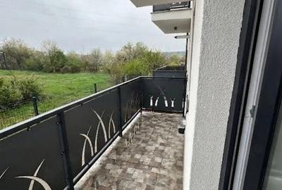 Apartament cu 3 camere semidecomandat în Central - 1