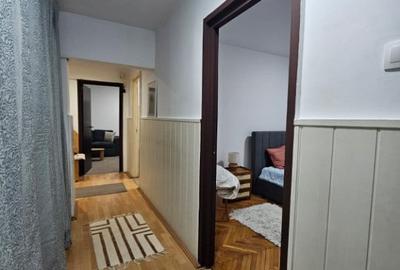 Apartament cu 3 camere decomandat în Piața Centrală - 9
