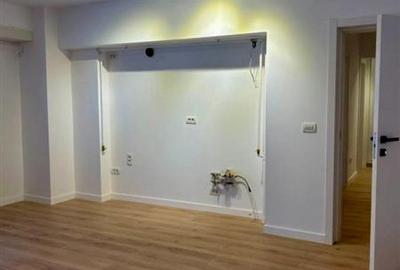 Apartament cu 3 camere decomandat în Calea Călărașilor