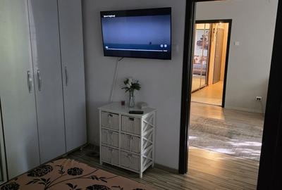 Apartament cu 3 camere semidecomandat în Podu Roș - 8