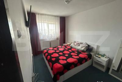 Apartament cu 3 camere decomandat în Micro 5