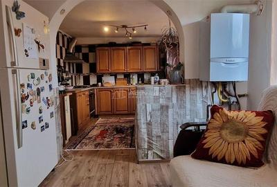 Casă cu 4 camere în Central