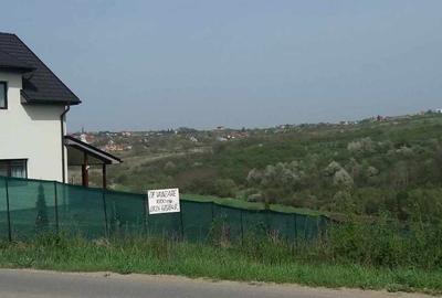 Teren de 1000 mp, în Central - 3