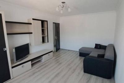 Apartament cu 2 camere decomandat în Podul de Fier