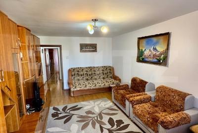 Apartament cu 2 camere decomandat, mobilat în Tractorul