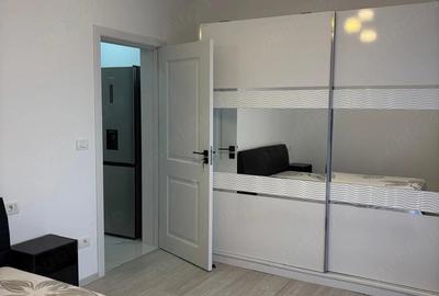 Apartament cu 3 camere decomandat în Girocului - 3