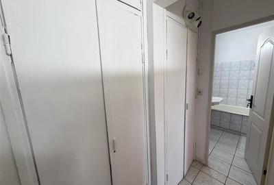 Apartament cu 2 camere decomandat în 9 Mai - 11