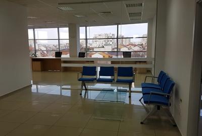 Spațiu comercial, de 241 mp, în Central - 14