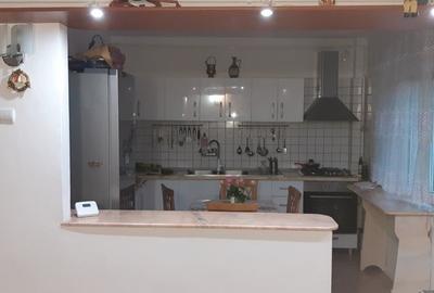 Apartament cu 4 camere decomandat în Central