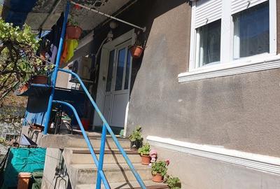 Casă cu 5 camere cu Teren 254 Mp în Hunedoara