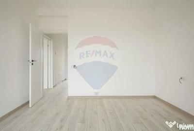 Casă cu 4 camere cu Teren 250 Mp în Noua