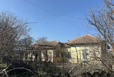 Casă cu 4 camere în Drincea
