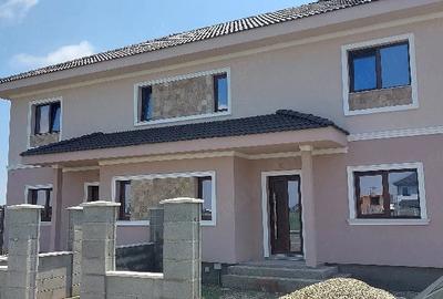 Casă cu 3 camere cu Teren 337 Mp în Moșnița Nouă - 1