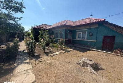 Casă cu 4 camere în Fundeni