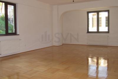 Apartament cu 3 camere decomandat, mobilat în Cotroceni