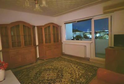 Apartament cu 3 camere decomandat, mobilat în Micro 2 - 4