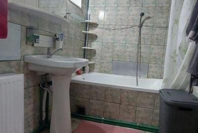 Casă cu 5 camere cu Teren 180 Mp în Republicii