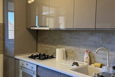 Apartament cu 3 camere decomandat în Exterior Vest