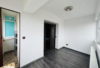 Apartament cu 3 camere semidecomandat în Vatra Luminoasă