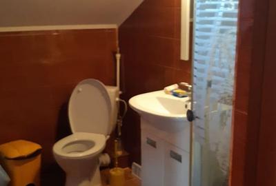 Casă cu 2 camere cu Teren 1000 Mp în Central