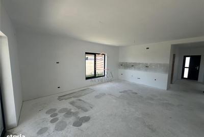 Casă cu 4 camere decomandat în Sântandrei - 3