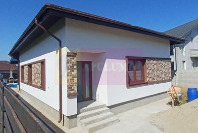 Casă individuală cu 4 camere cu Canalizare în Săbăreni - 3
