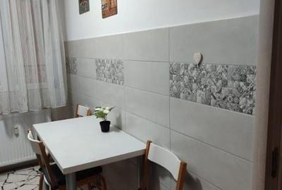 Apartament cu 3 camere decomandat în Obor