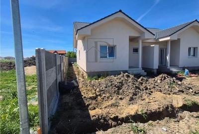 Casă cu 3 camere cu Teren 300 Mp în Central - 3