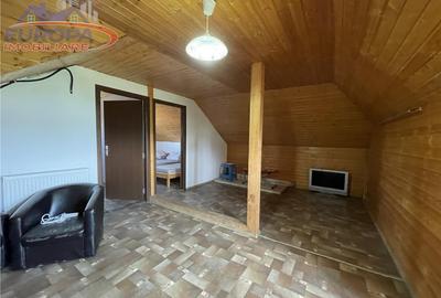 Casă cu 10 camere cu Teren 300 Mp în Dallas